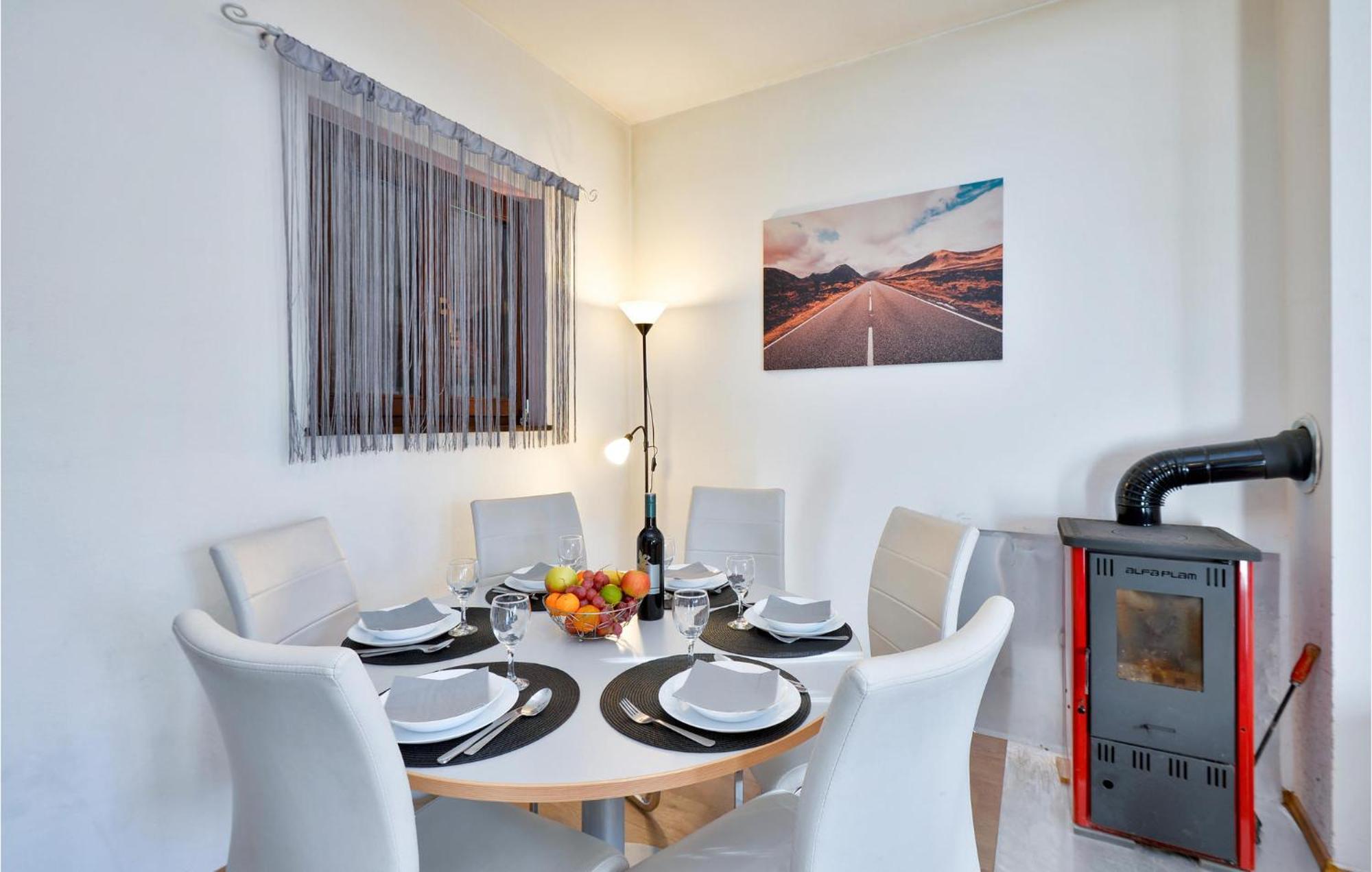 2 Bedroom Gorgeous Home In Gornje Stative Exterior photo